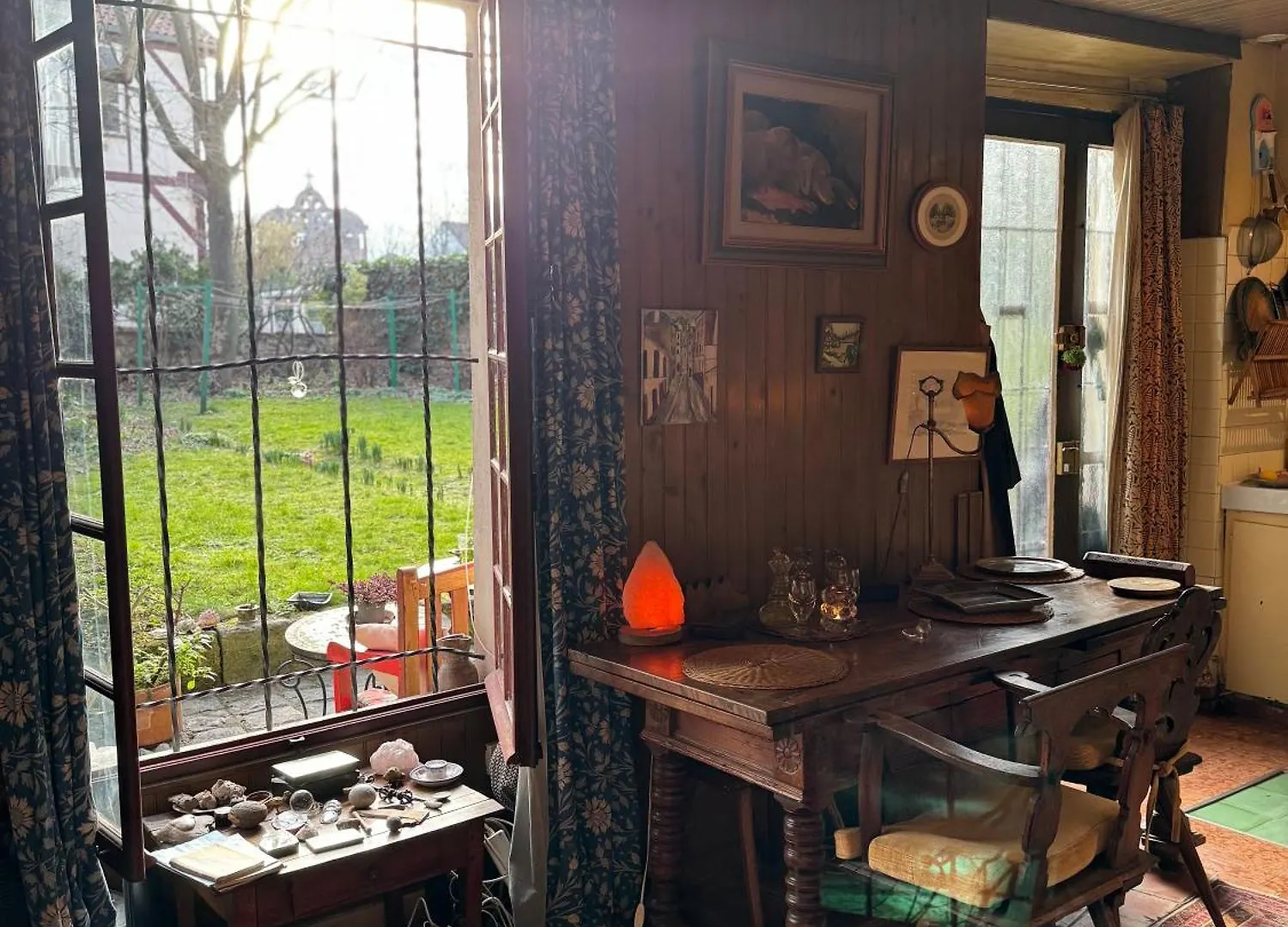 Montmartre Hidden Artist Loft * Paris