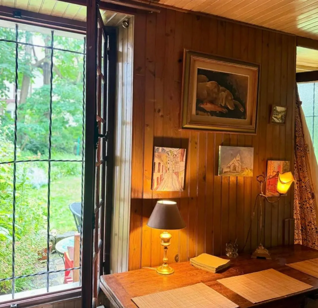 Montmartre Hidden Artist Loft Paris