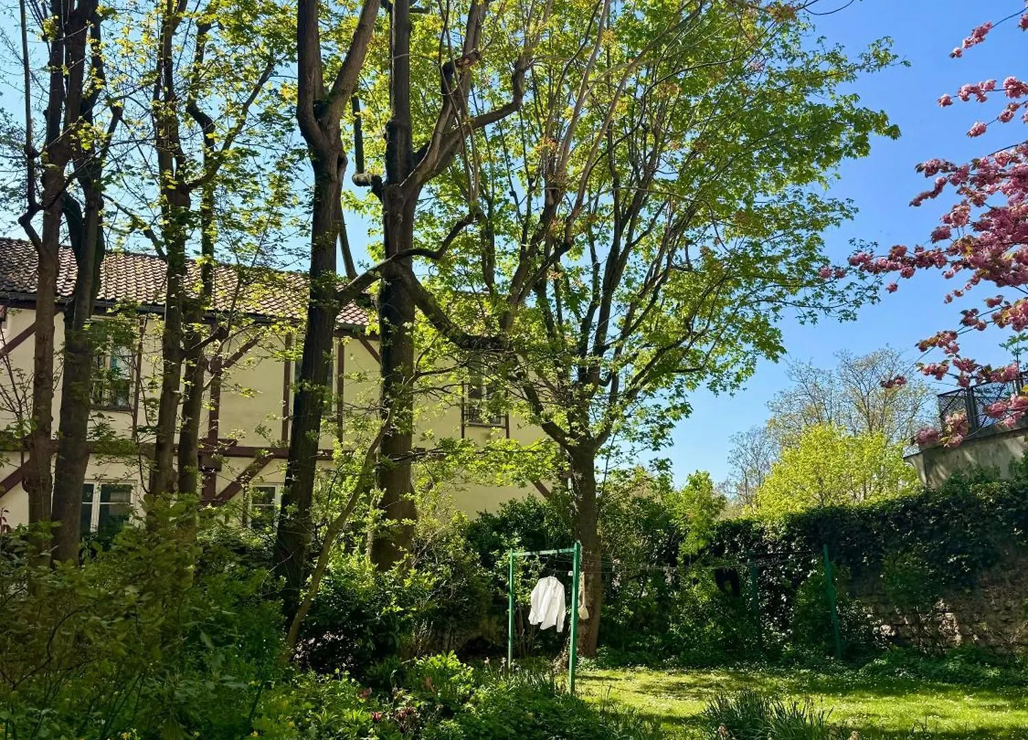 Montmartre Hidden Artist Loft